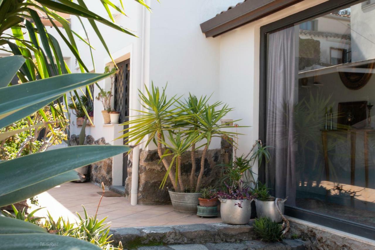 Le Casette Nel Borgo Hotel Acireale Exterior foto